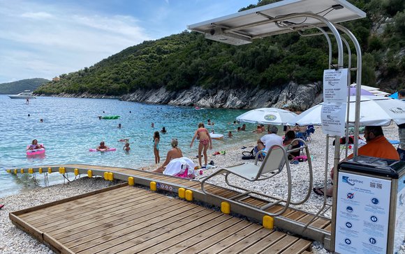 Two wheelchair-friendly beaches in Lefkada