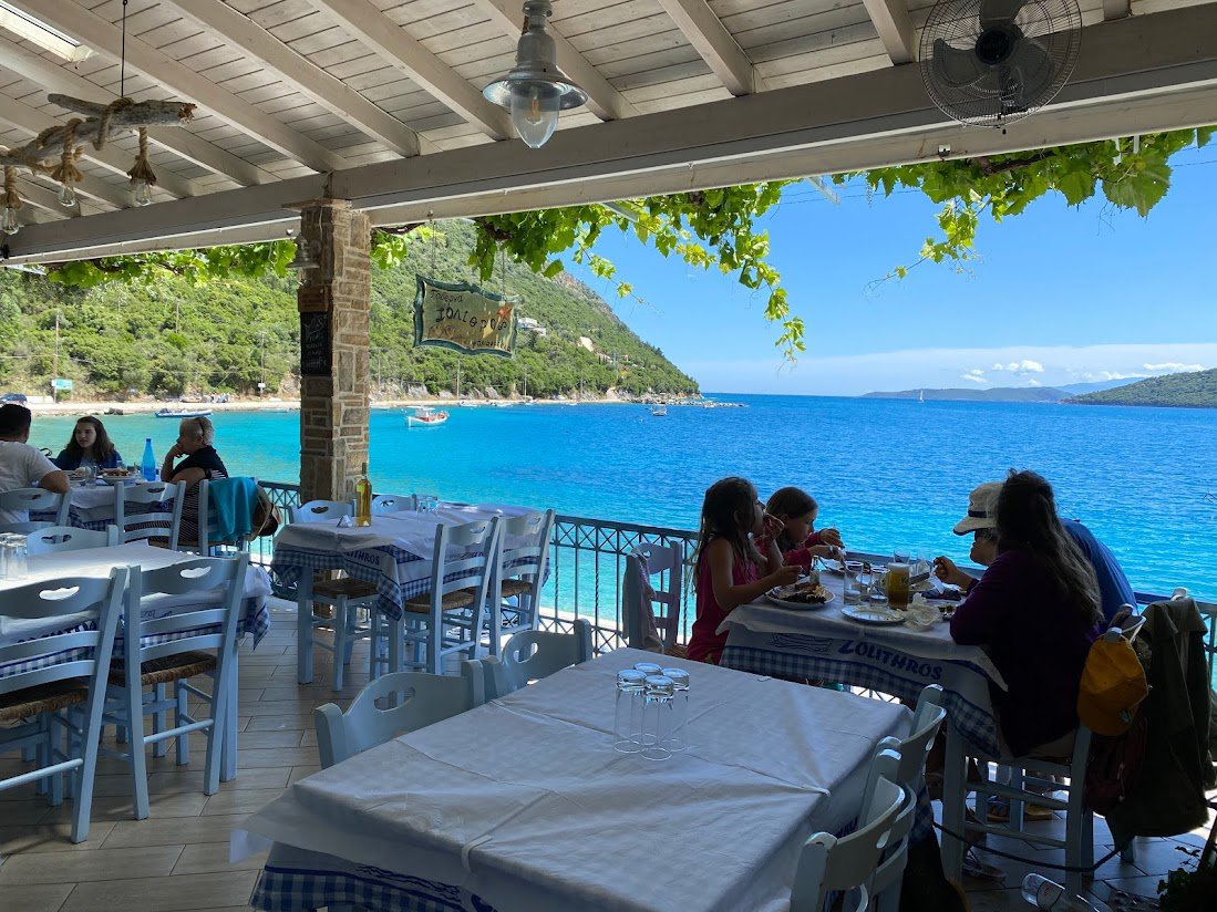 Zolithros tavern, Mikros Gialos © Andreas Thermos