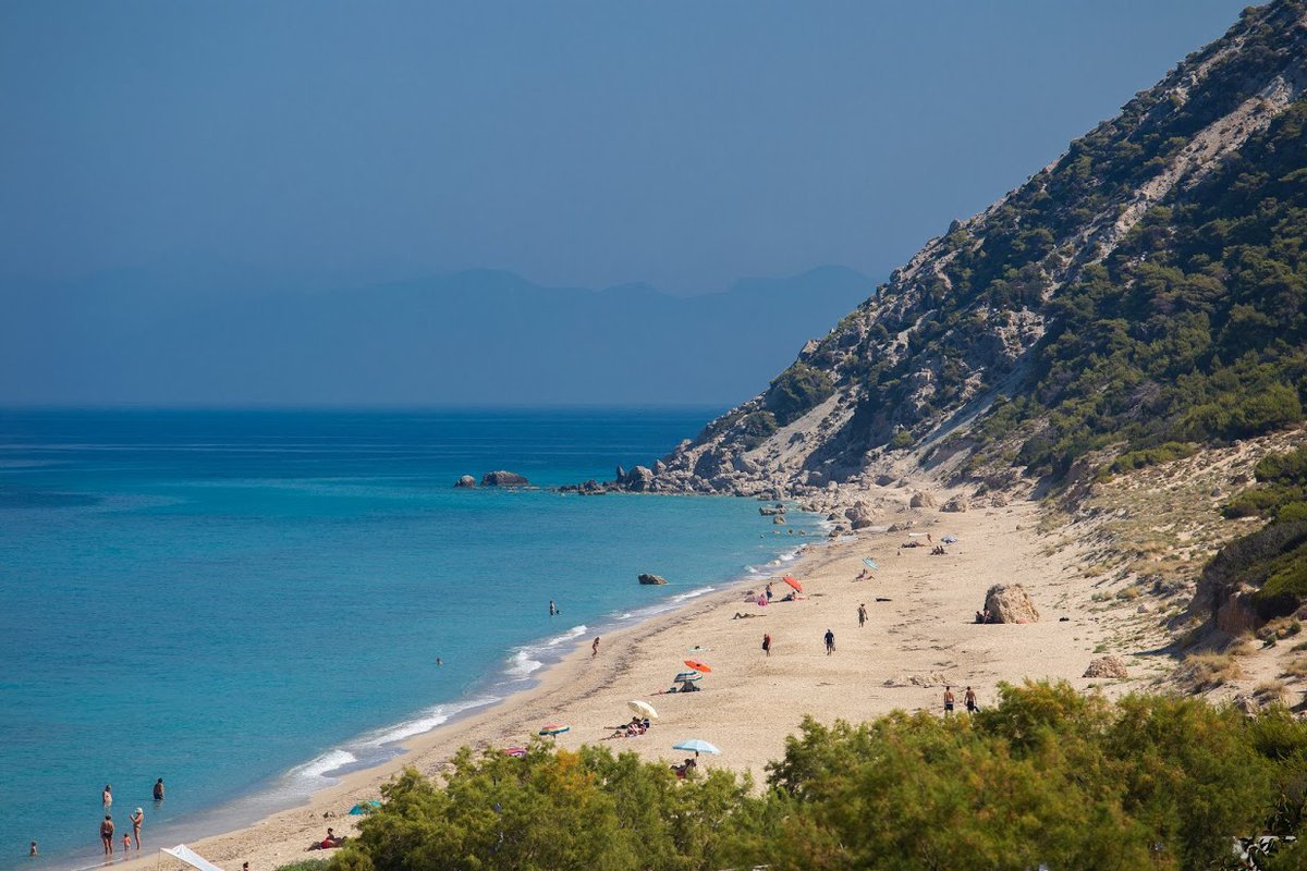 Pefkoulia beach  © Andreas Thermos