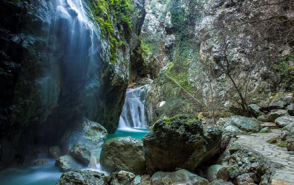 Dimossari: These waterfalls in Nydri will make you forget Lefkada's famous beaches!