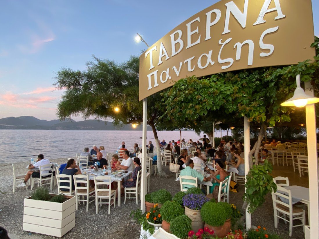 Pantazis Tavern in Nikiana © Andreas Thermos