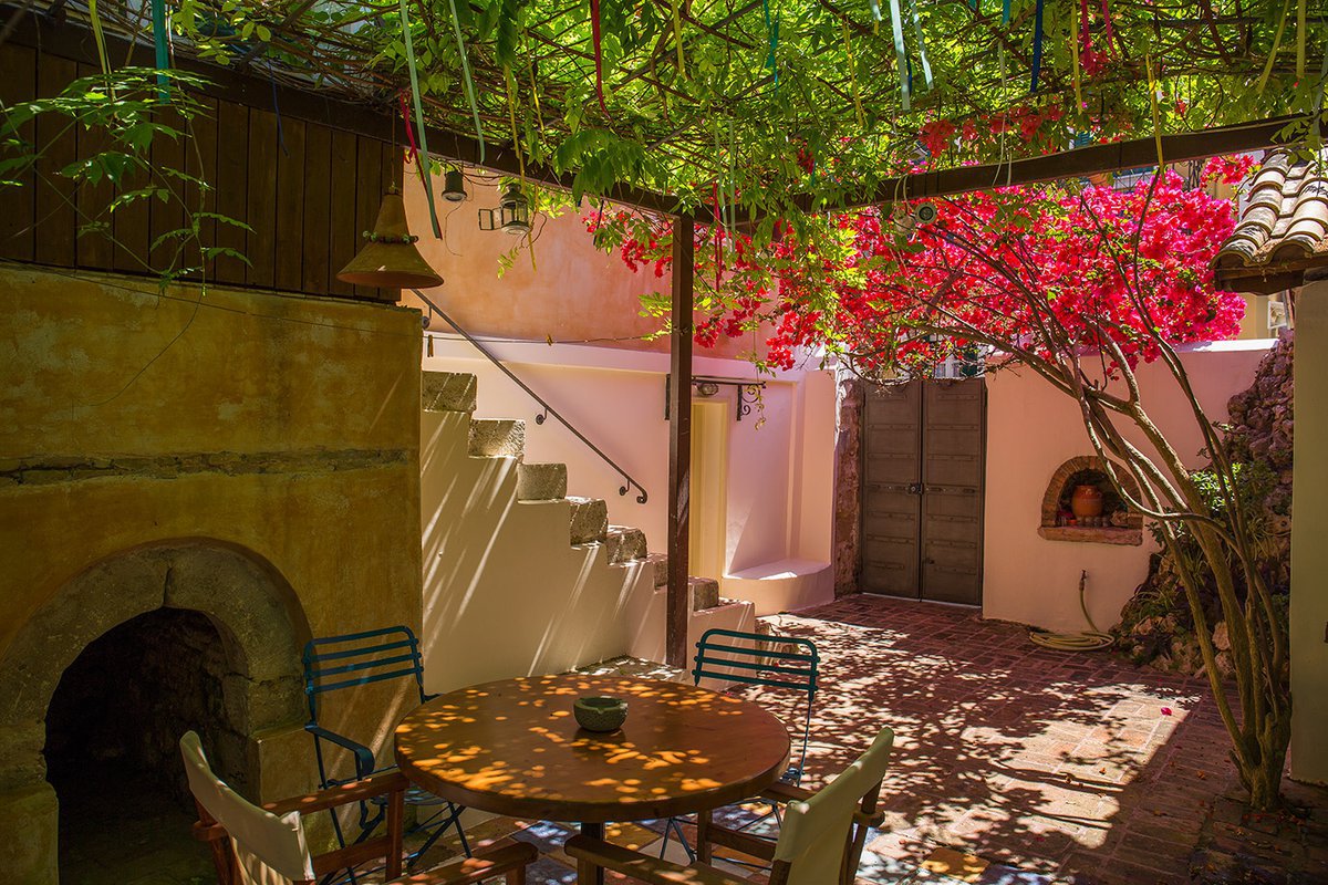 © Lefkada Traditional House / Cozy Yard, Lefkada town