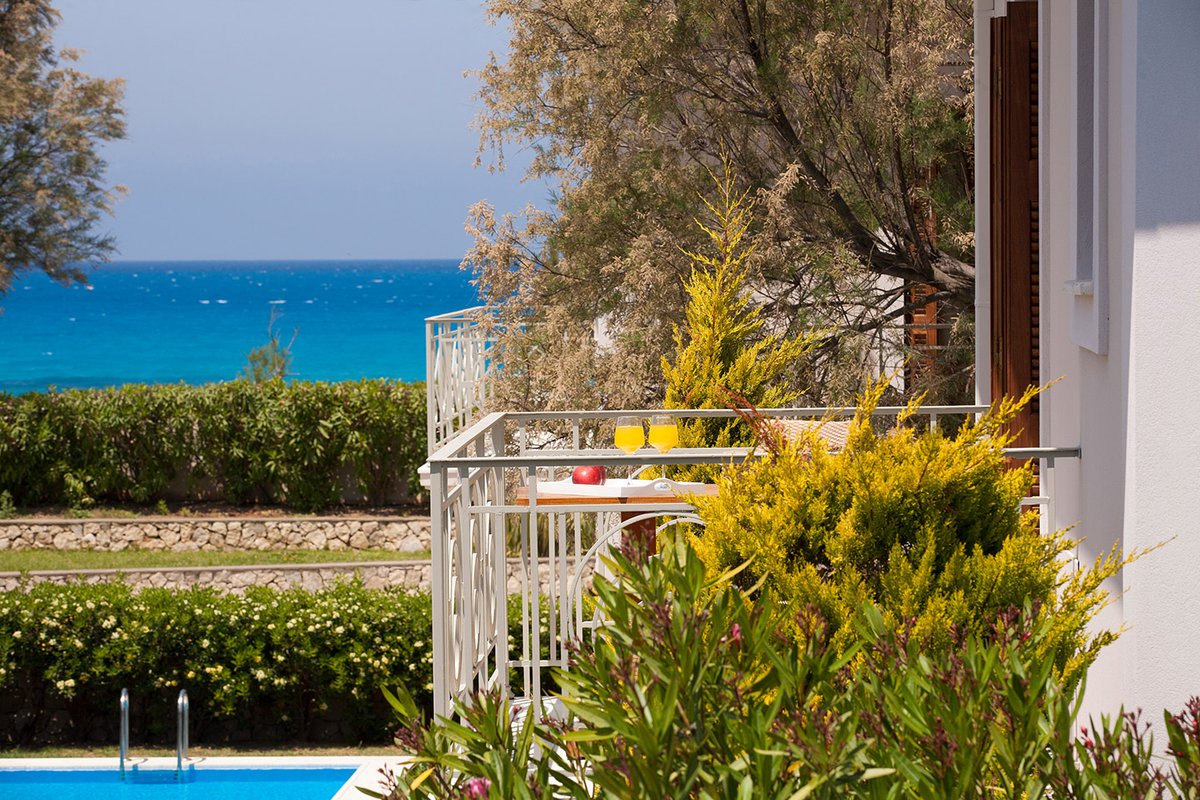 Ammos Beachfront villa with Private Pool - Aeriko Villas, Agios Ioannis