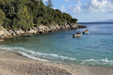 Αφτέλι: Μια παραλία-ησυχαστήριο στη νότια Λευκάδα