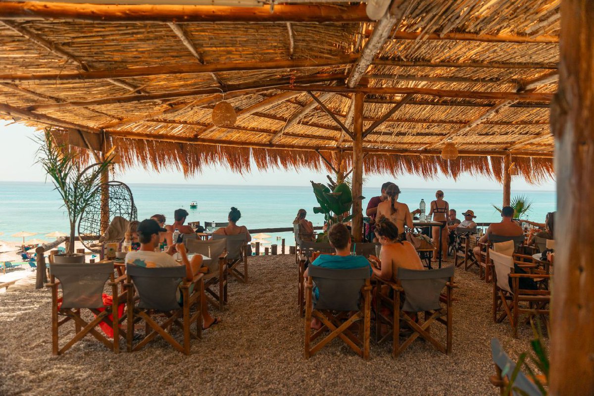 Beach bar Medusa στο Γιαλό