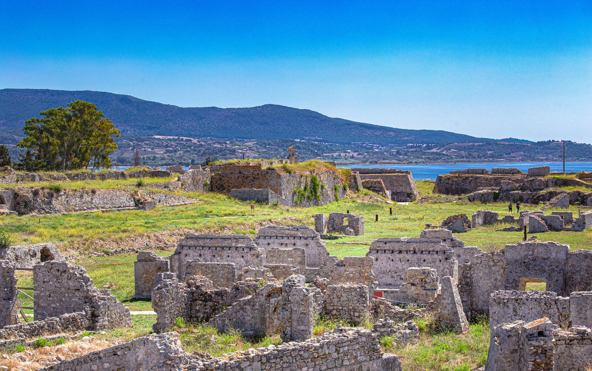 Το Κάστρο της Αγίας Μαύρας