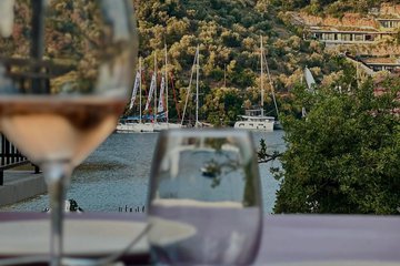 Τα τρία καλύτερα νέα εστιατόρια στη Λευκάδα για το 2025