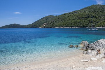 Mikros Gialos: A gem of a beach in Lefkada