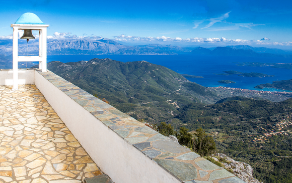 Στον Προφήτη Ηλία: εκεί όπου η ψυχή ημερεύει