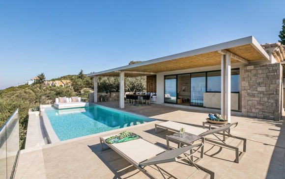 10 + 1 luxury villas with private pools in Lefkada